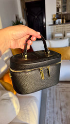 Black Minimalist Bucket